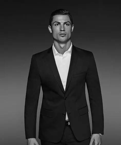 凯恩谈阿森纳：和巴黎是不同的球队，在防守上更强一些