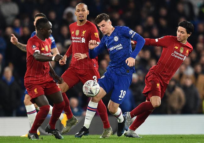 每体：桑托斯欠290万欧无力偿还，巴萨或借此机会锁定苏扎