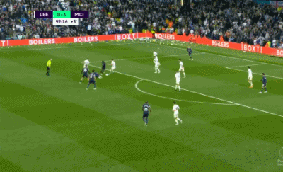 海廷加：奥斯梅恩和伊布、德罗巴一样强大，始终是一个威胁