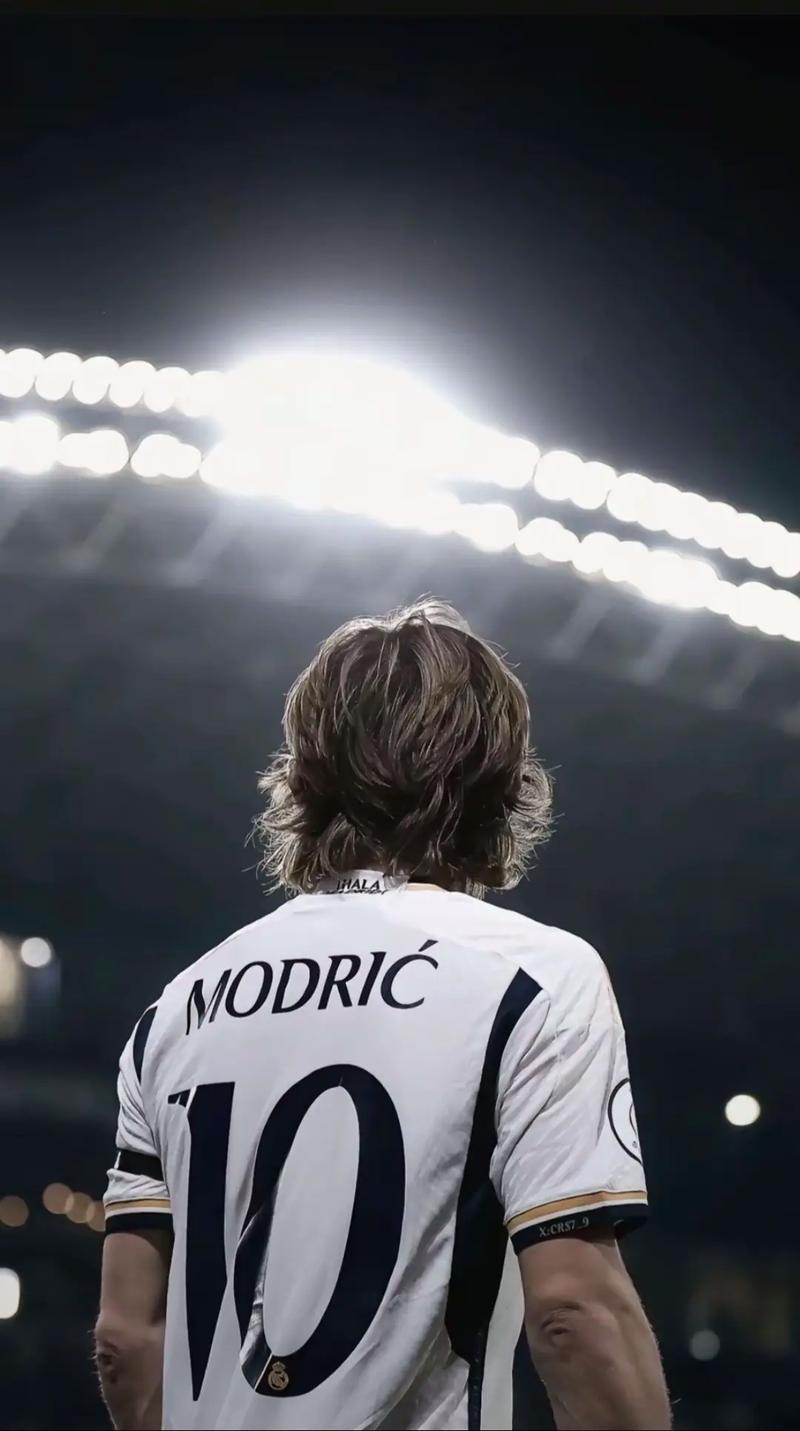 都灵主帅：战平尤文后，主席卡伊罗来更衣室祝贺了球员