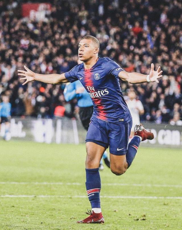 国足集训名单公布，两名新人首次入选引关注